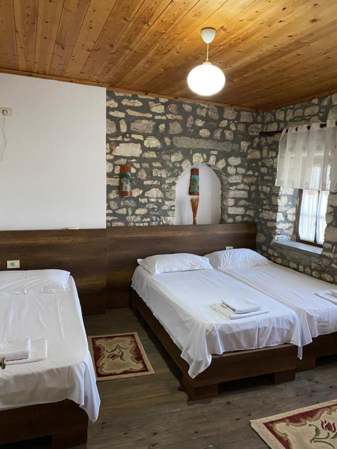 Aria Baci Guest House Berat Exteriör bild
