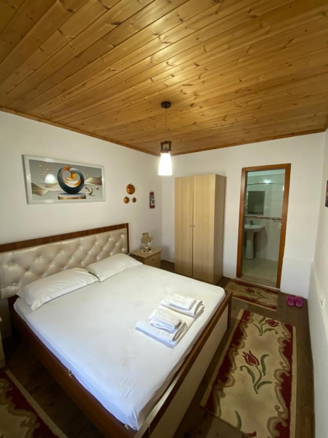 Aria Baci Guest House Berat Exteriör bild