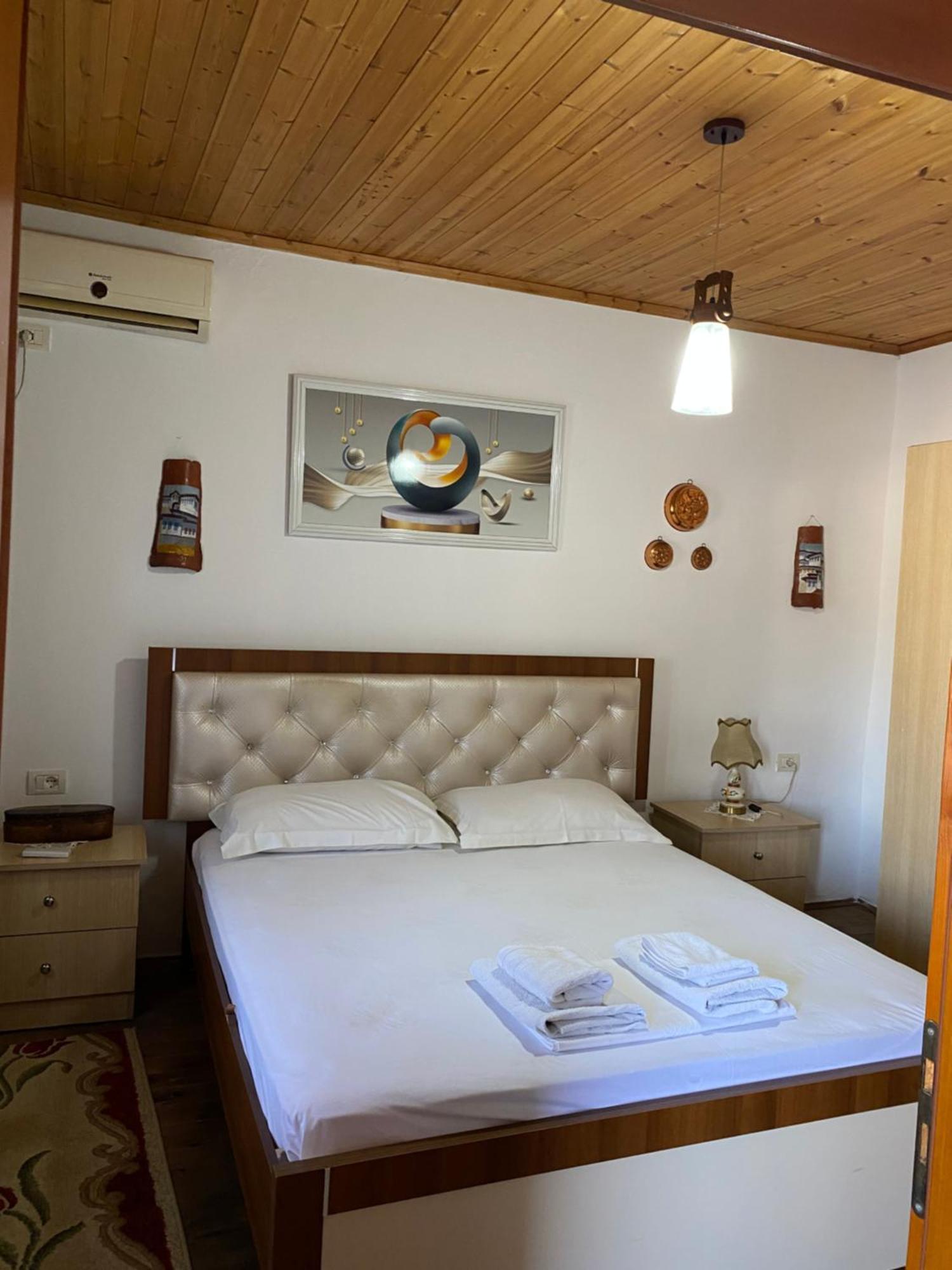 Aria Baci Guest House Berat Exteriör bild